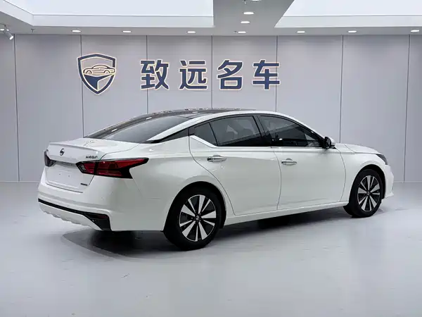 Nissan Teana 2022