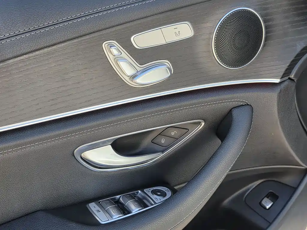Mercedes-Benz E-Class 2020 — фото 8