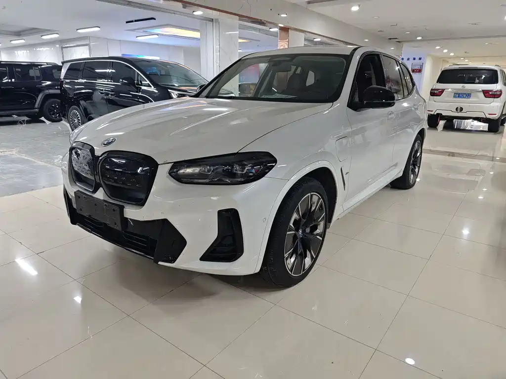BMW iX3 2023 — фото 10