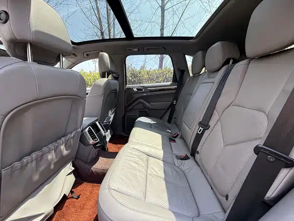 Porsche Cayenne 2011