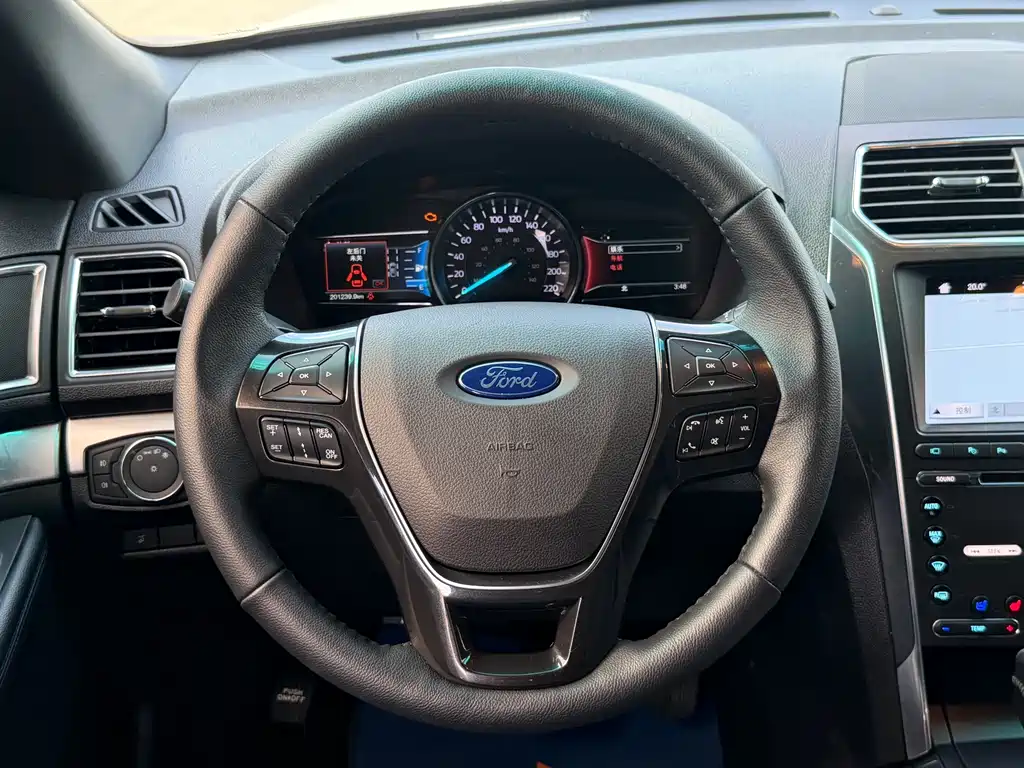 Ford Explorer 2018 — фото 14