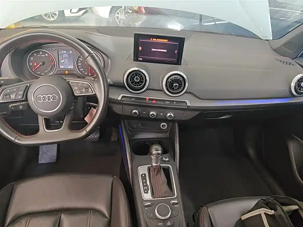 Audi Q2L 2023 — фото 13