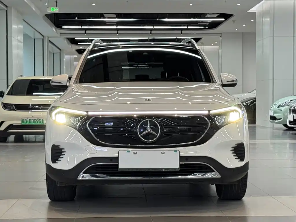 Mercedes-Benz EQB 2023
