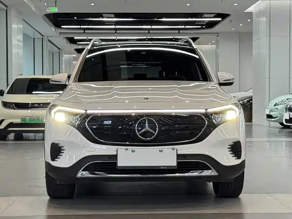 Mercedes-Benz EQB 2023