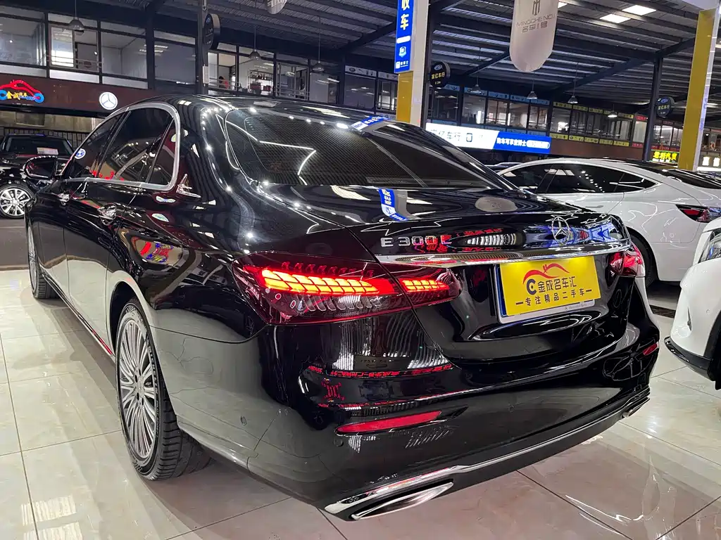 Mercedes-Benz E-Class 2022 — фото 28