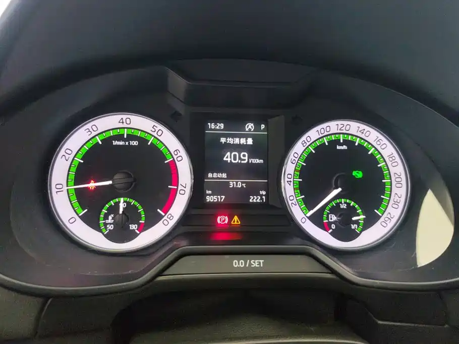 Skoda Octavia 2017 — фото 14