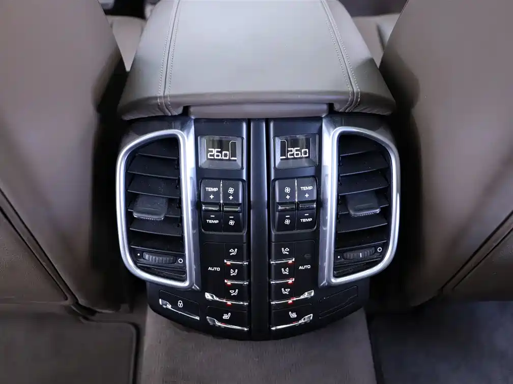 Porsche Cayenne 2014 — фото 18