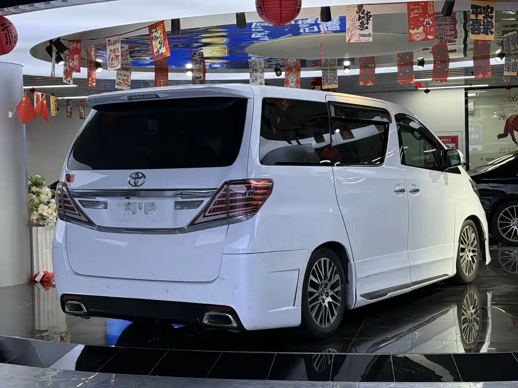 Toyota Alphard 2012 — фото 8