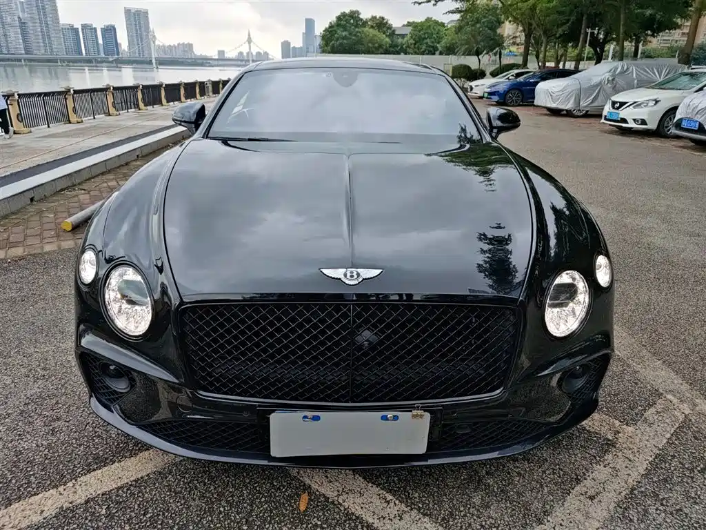 Bentley Continental 2023 — фото 2