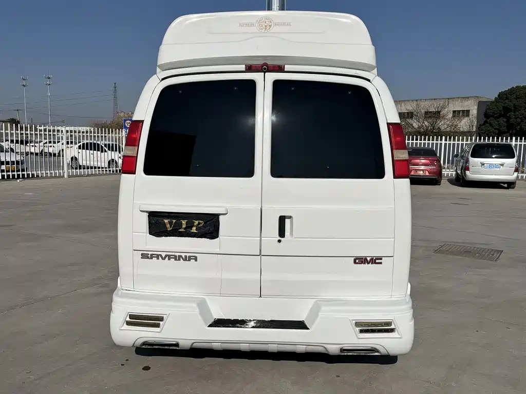 GMC Savana 2015 — фото 28