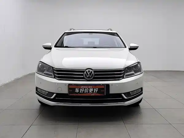 Volkswagen Magotan 2012