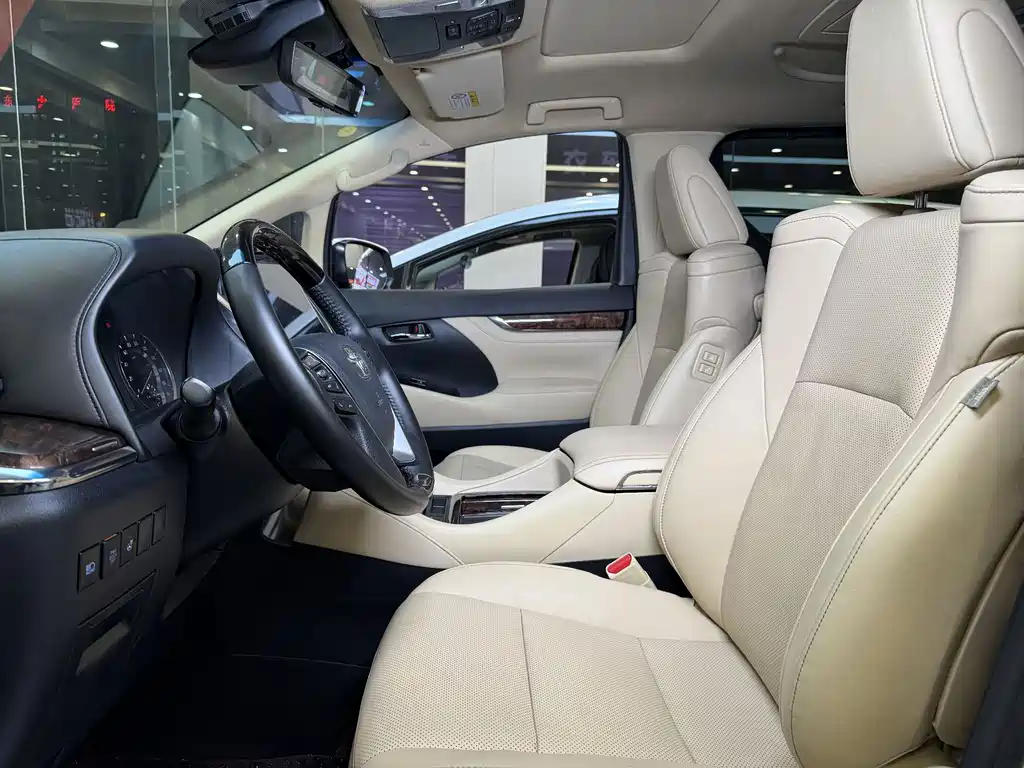 Toyota Alphard 2020 — фото 9