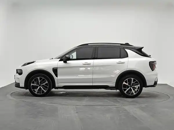 Lynk & Co 01 EM-P 2022