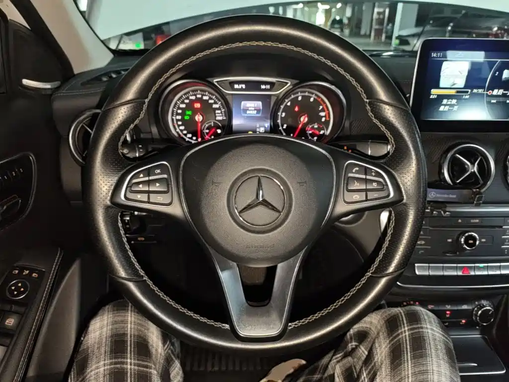 Mercedes-Benz GLA 2018 — фото 11