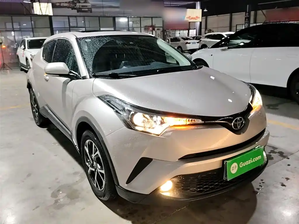Toyota C-HR 2020 — фото 4