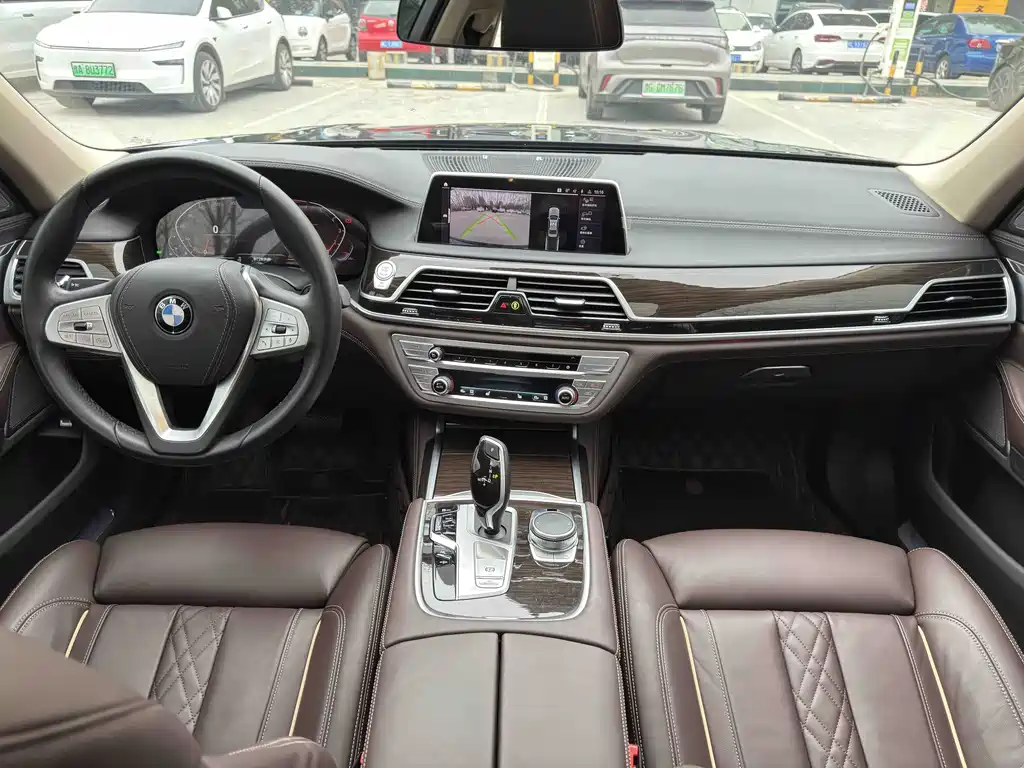 BMW 7 Series 2022 — фото 12