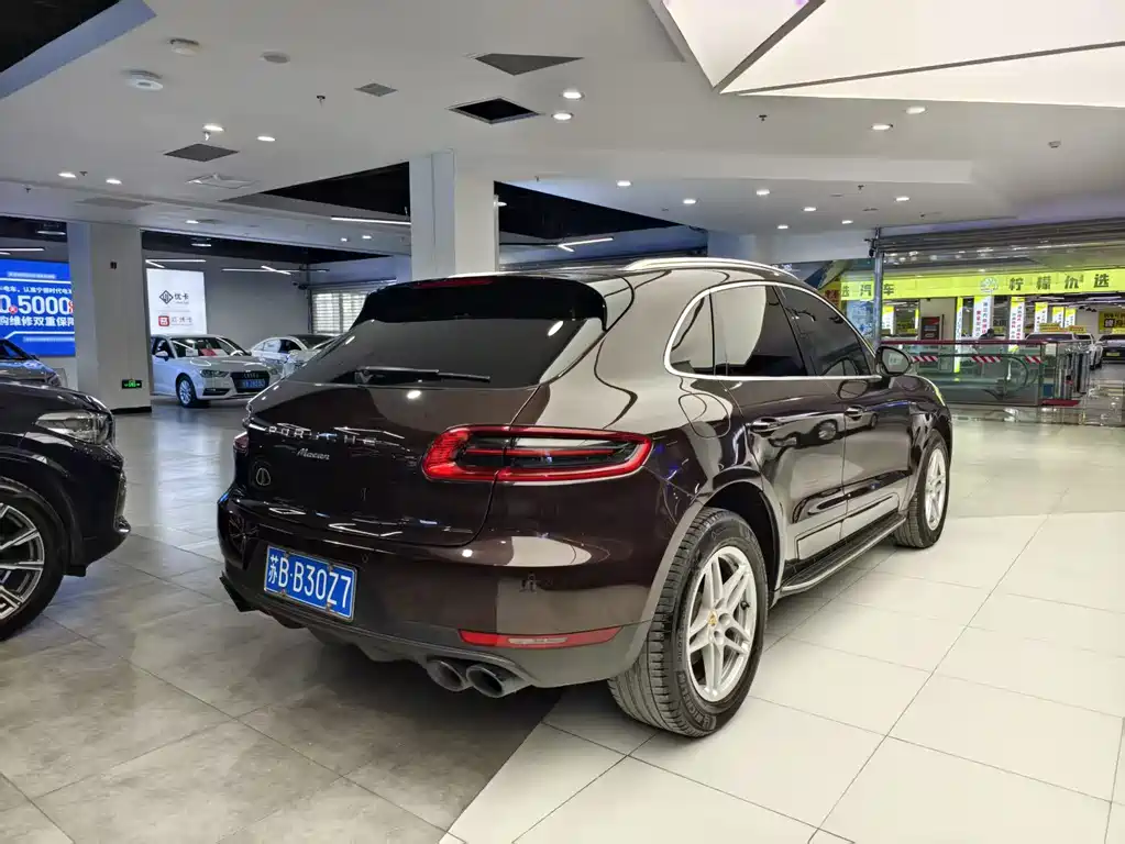 Porsche Macan 2018 — фото 16