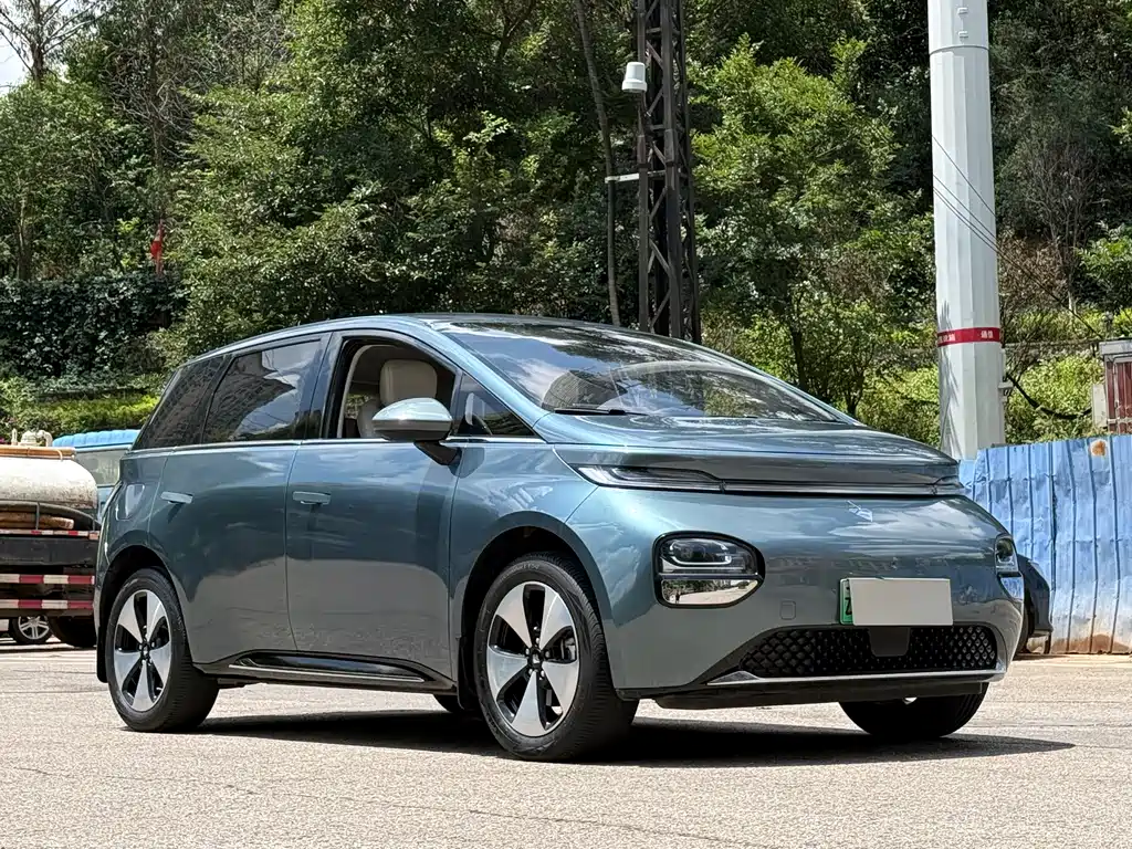 Baojun Clouds 2023