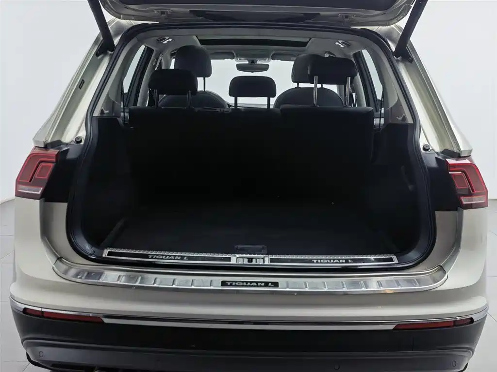 Volkswagen Tiguan L 2019 — фото 16