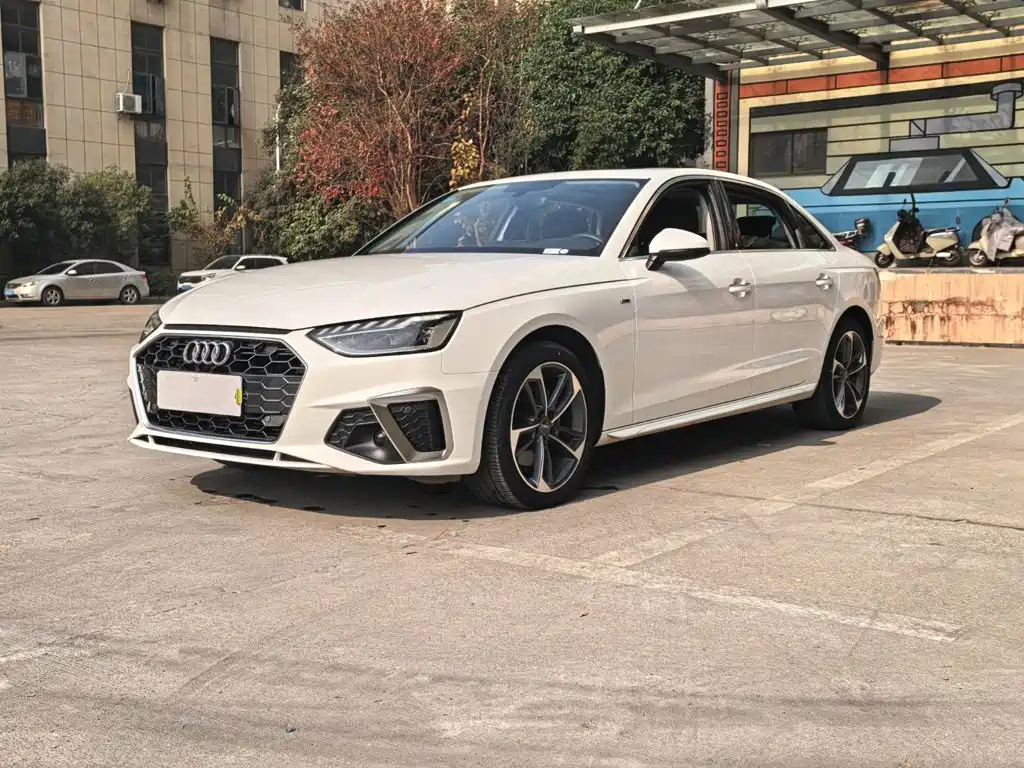 Audi A4L 2020 — фото 1