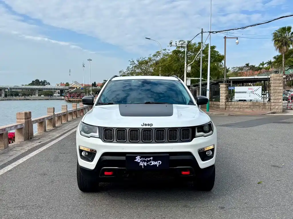 Jeep Compass 2019 — фото 2