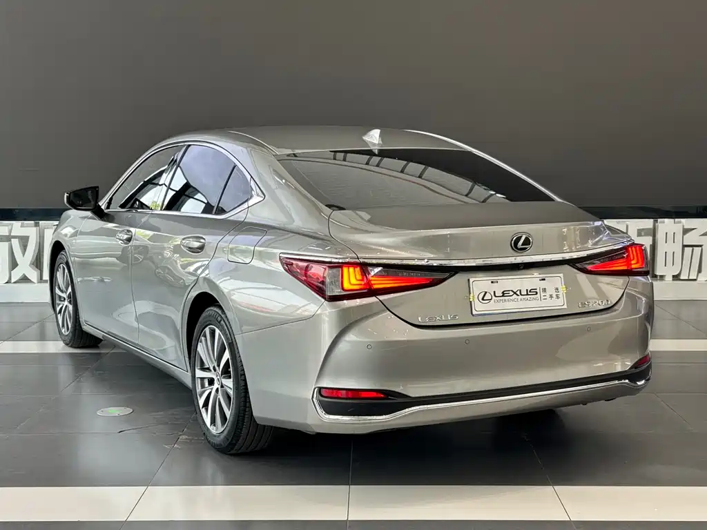 Lexus ES 2019 — фото 4