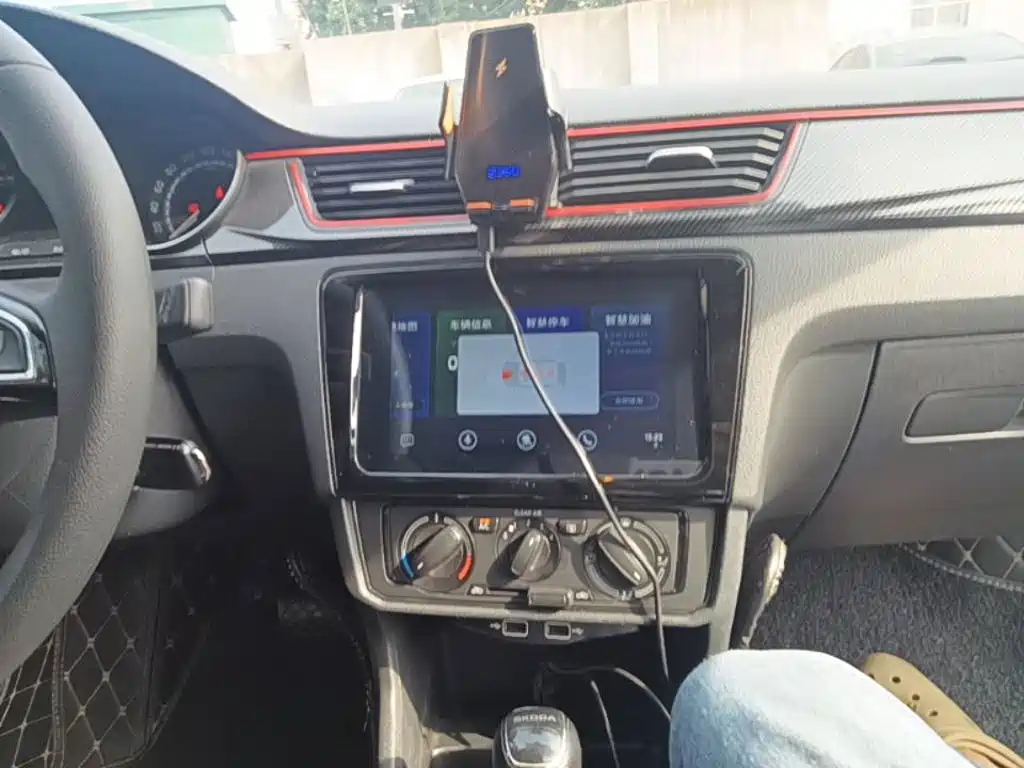 Skoda Rapid Spaceback 2020 — фото 13