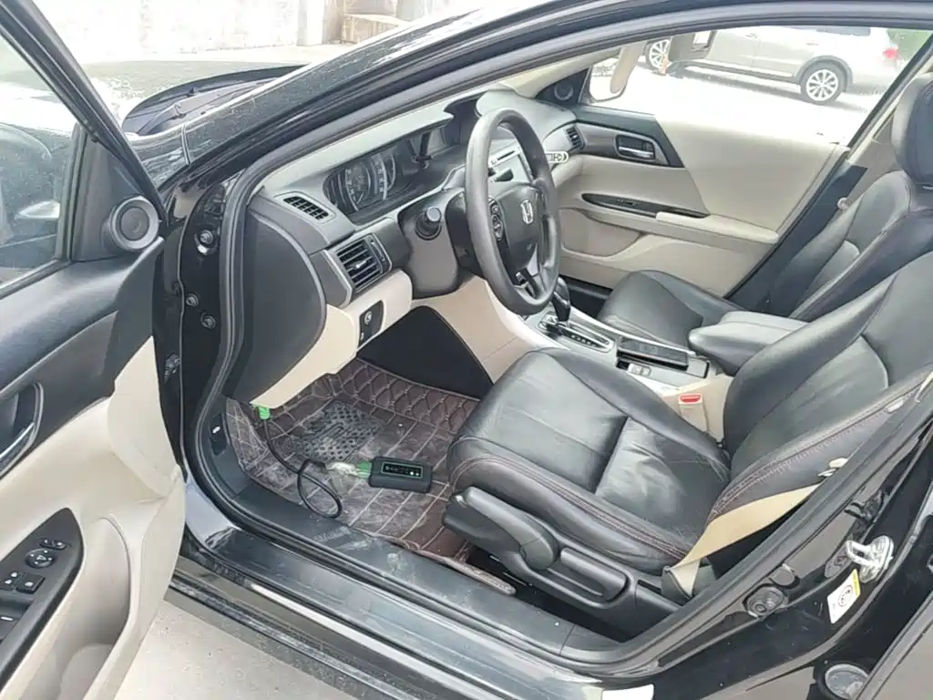 Honda Accord 2015 — фото 16