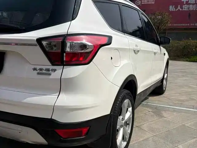 Ford Kuga 2017 — фото 16