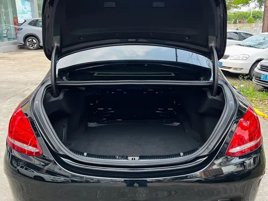 Mercedes-Benz C-Class 2018 — фото 14