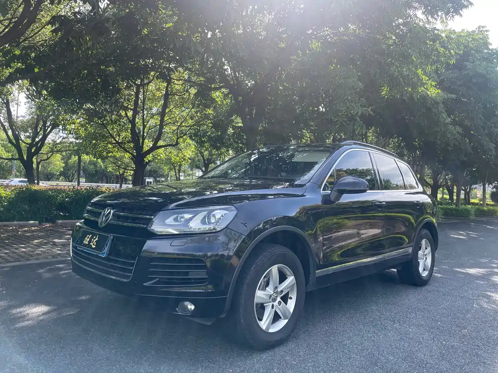 Volkswagen Touareg 2015 — фото 1