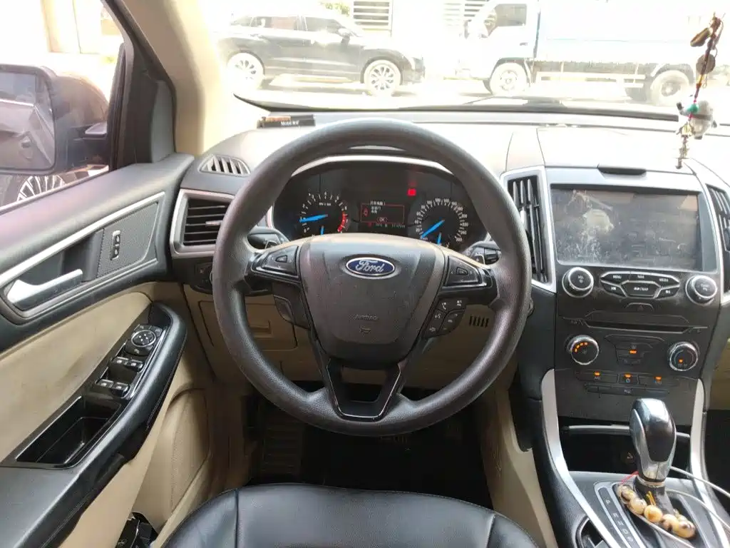 Ford Edge 2017 — фото 3