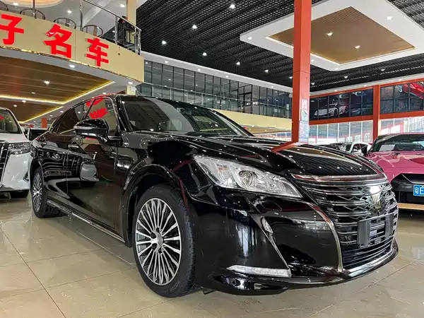 Toyota Crown 2018