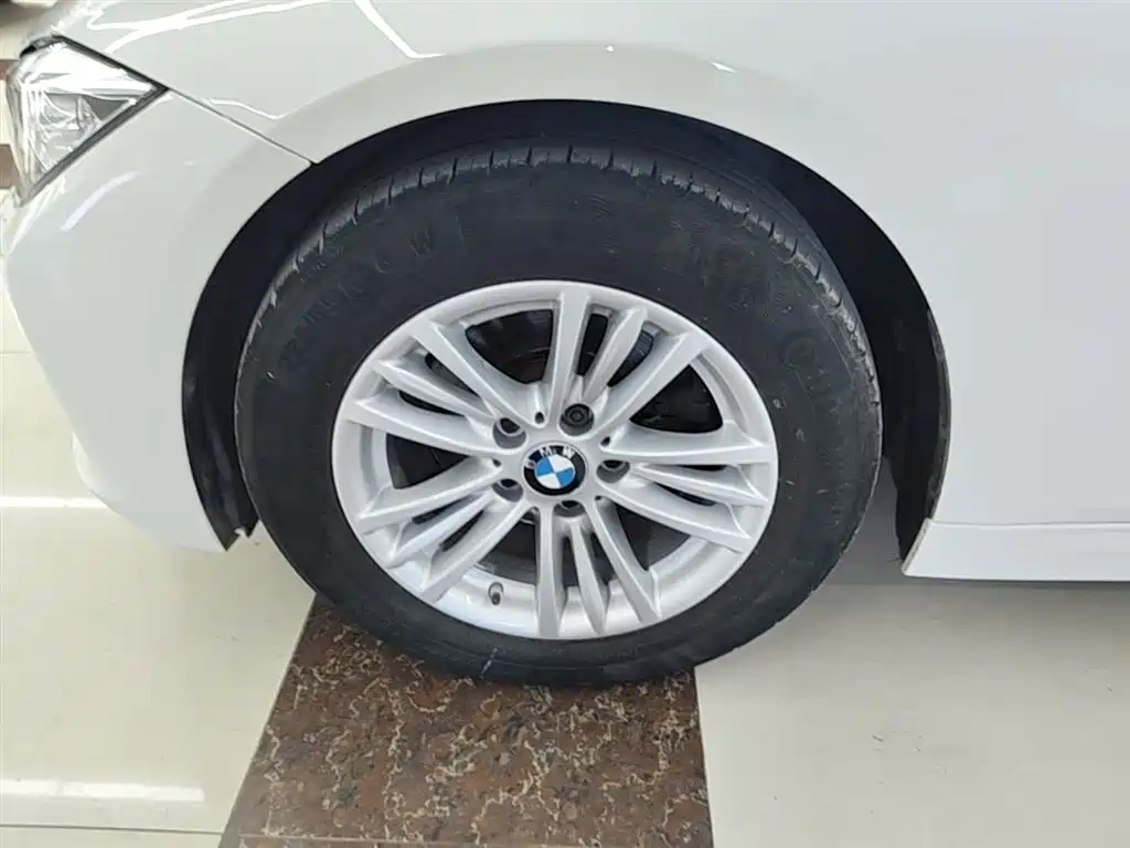 BMW 3 Series 2015 — фото 23