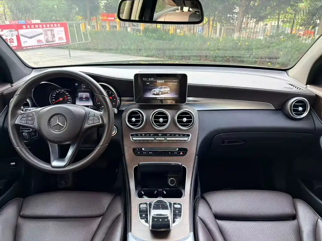 Mercedes-Benz GLC 2018 — фото 13