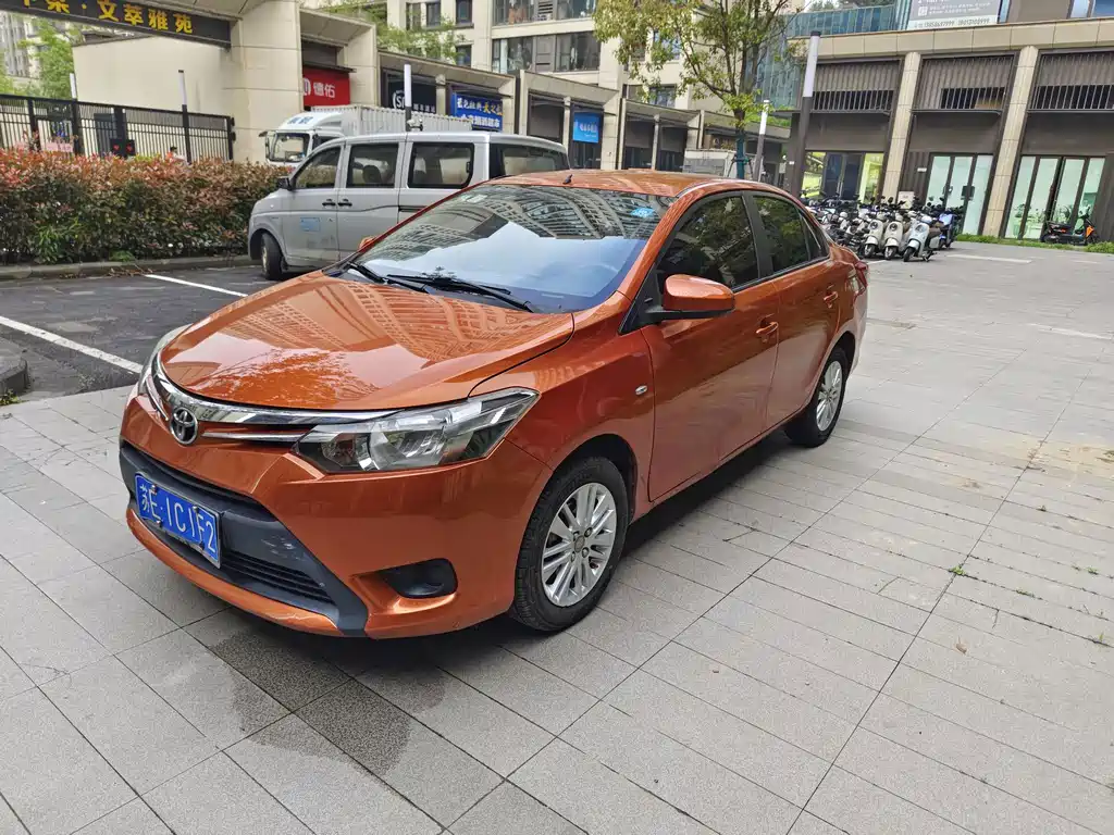 Toyota Vios 2015 — фото 1