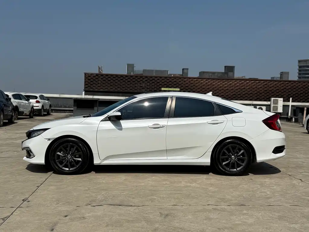 Honda Civic 2019 — фото 17