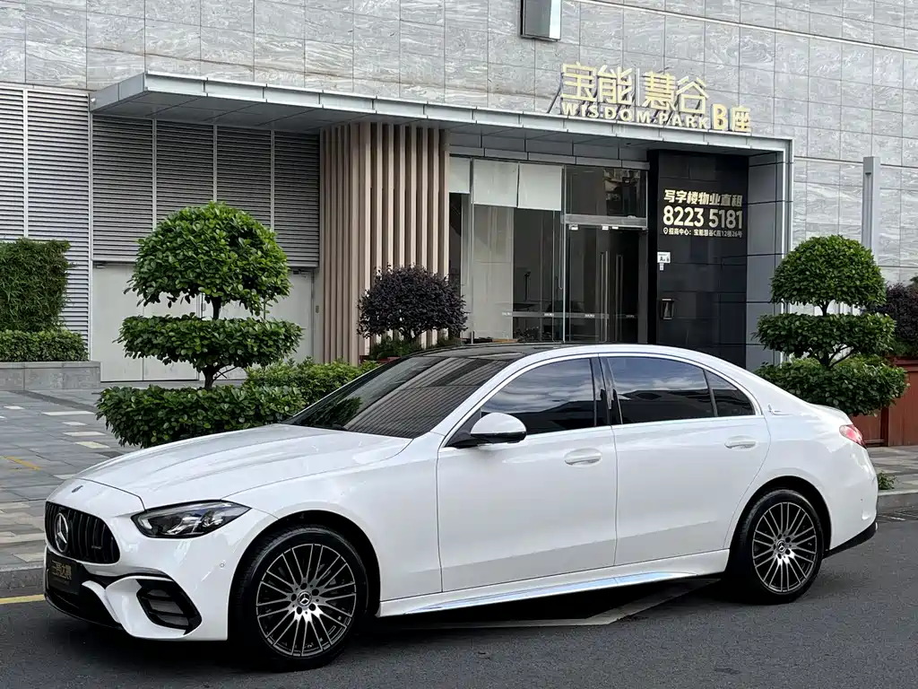 Mercedes-Benz C-Class 2024 — фото 6