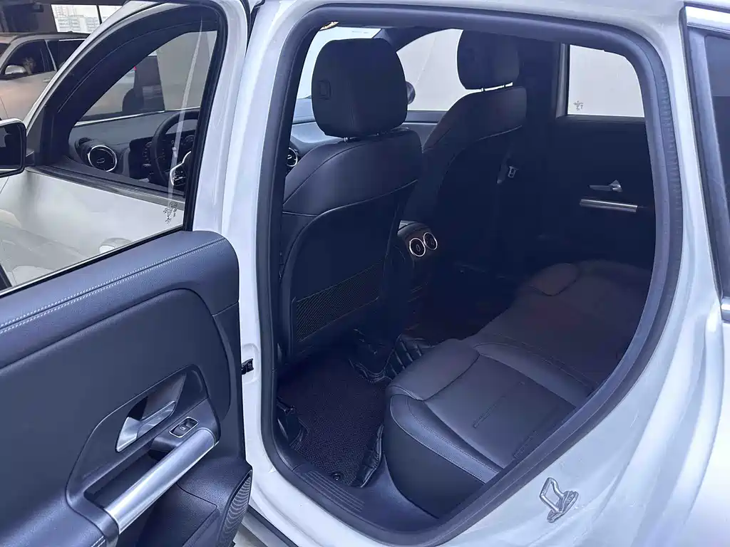 Mercedes-Benz GLA 2021 — фото 16