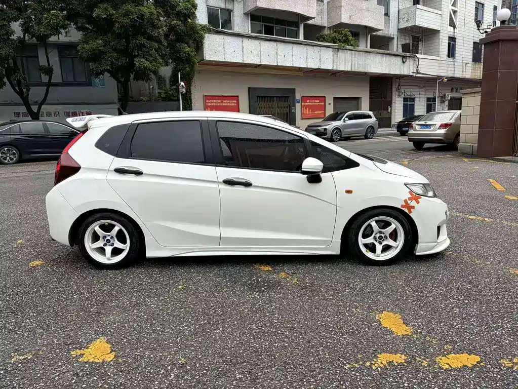 Honda Fit 2018 — фото 4