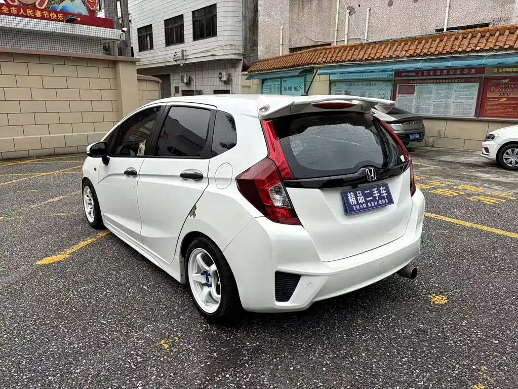 Honda Fit 2018 — фото 8