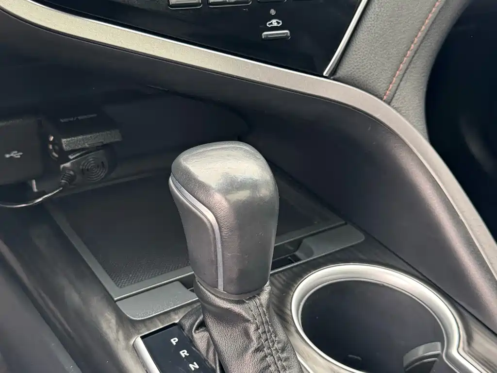 Toyota Camry 2023 — фото 16