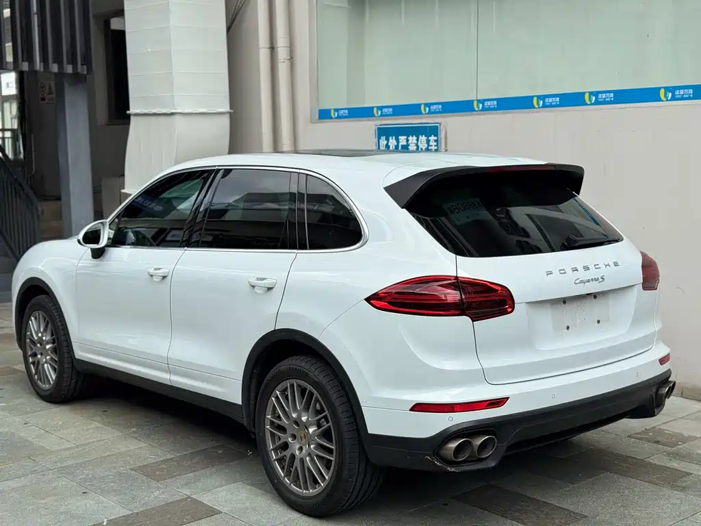 Porsche Cayenne 2016