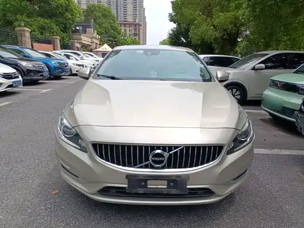 Volvo S60 2020