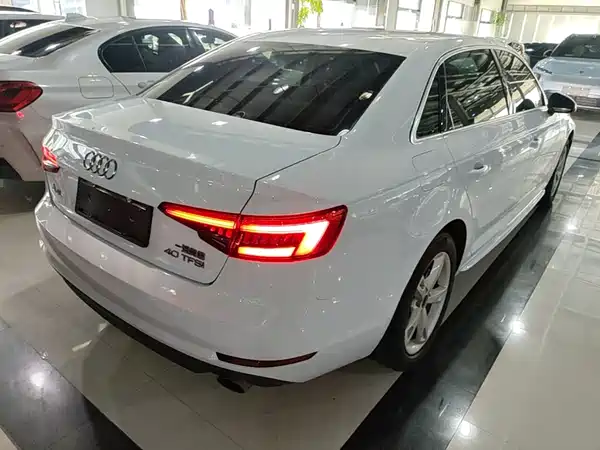 Audi A4L 2017
