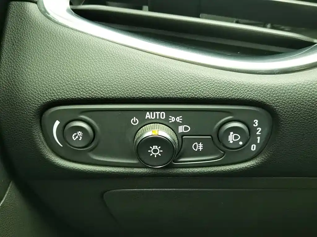 Chevrolet Malibu XL 2020 — фото 21