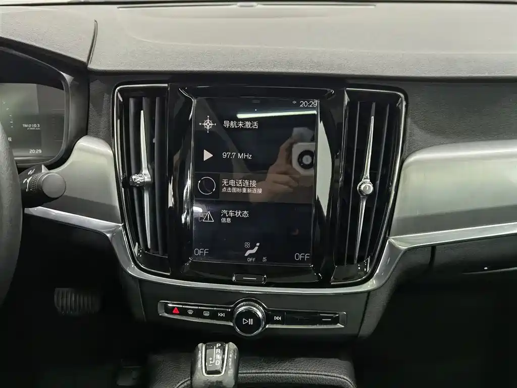 Volvo S90 2018 — фото 12