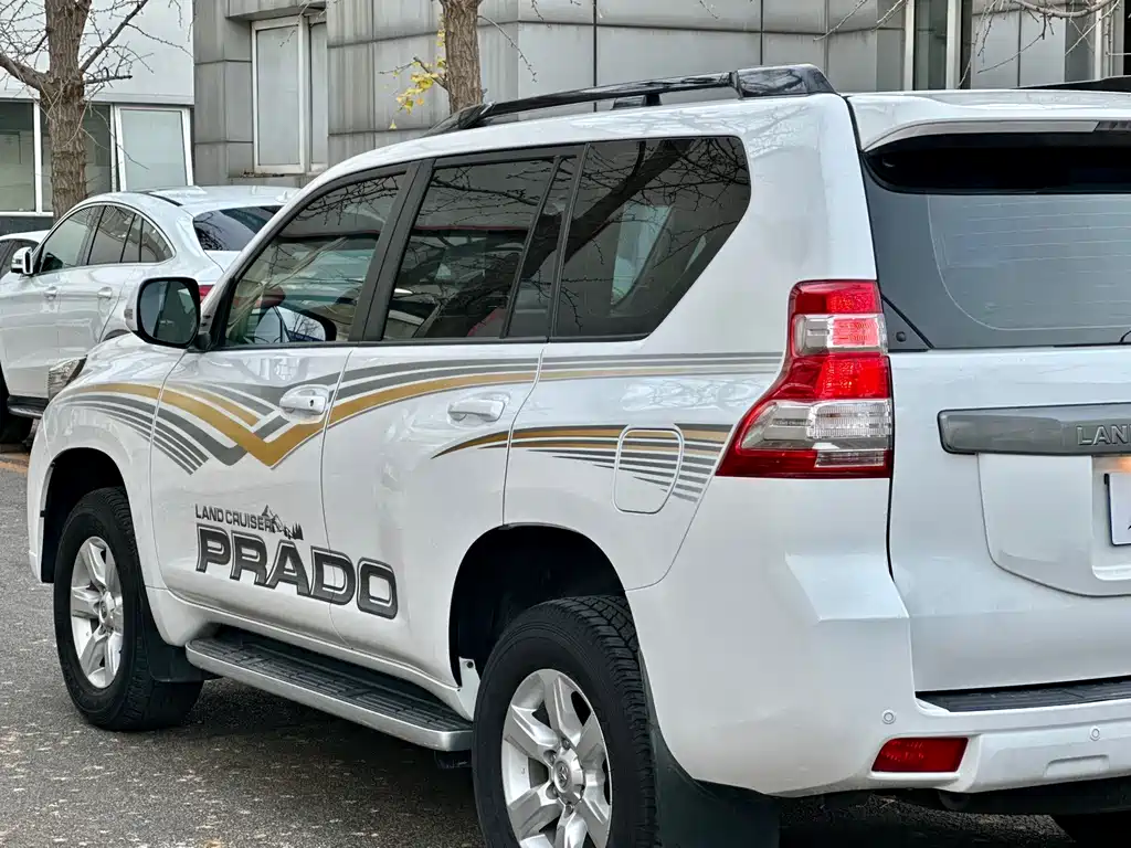 Toyota Prado 2015 — фото 15