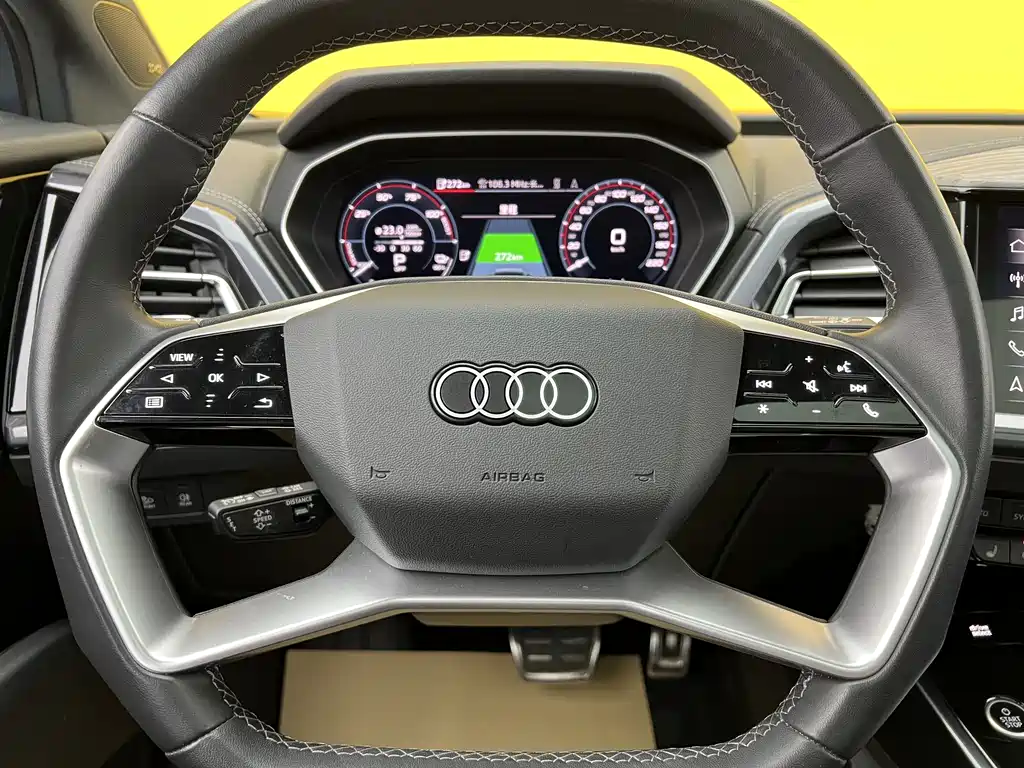 Audi Q4 e-tron 2024 — фото 14