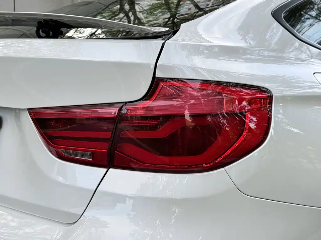 BMW 3 Series GT 2018 — фото 38